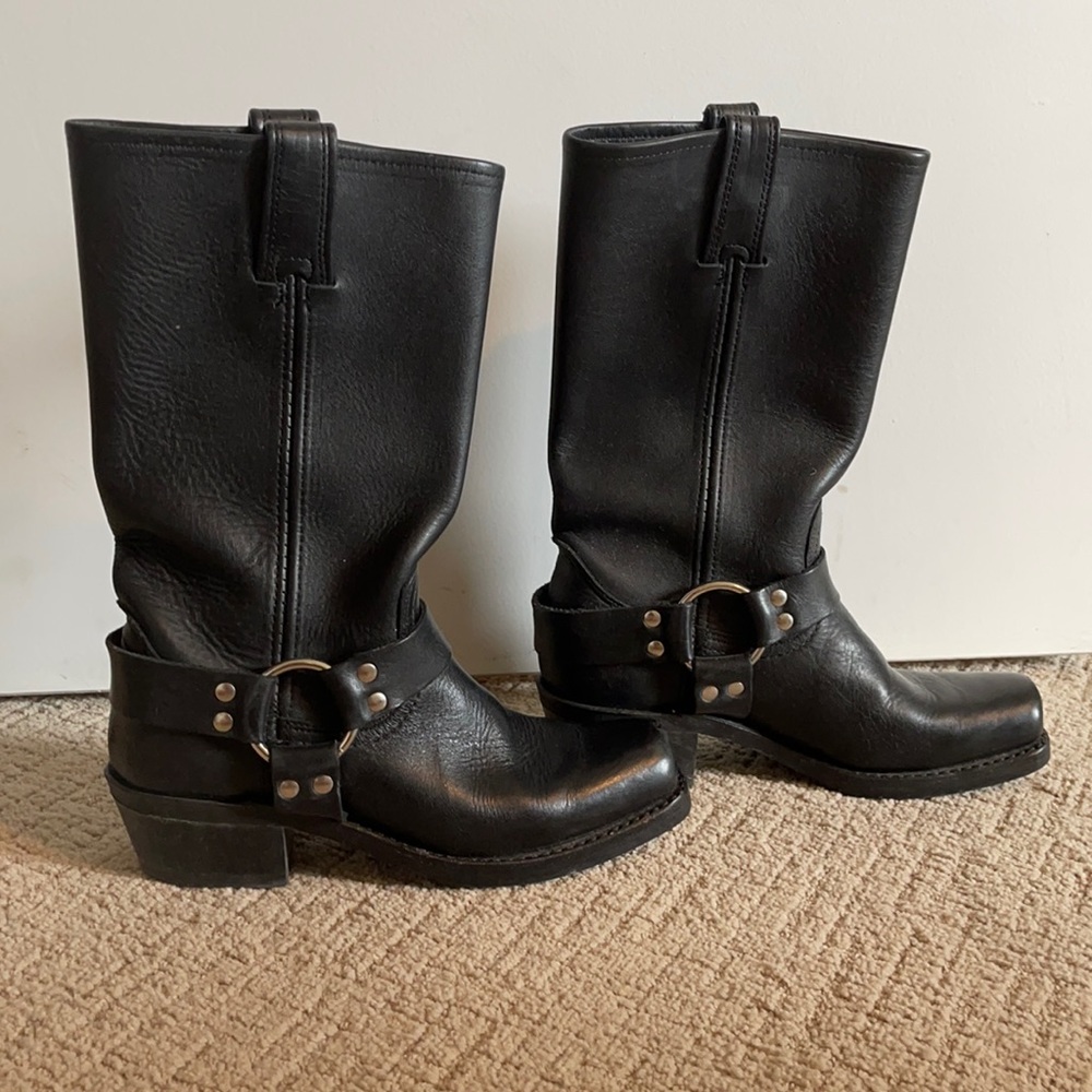 NWOT Frye Cow Leather 12R Harness Boots